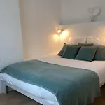 Cocon Chic Parisien Niche Au Coeur De Montmartre