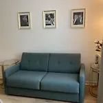 Cocon Chic Parisien Niche Au Coeur De Montmartre