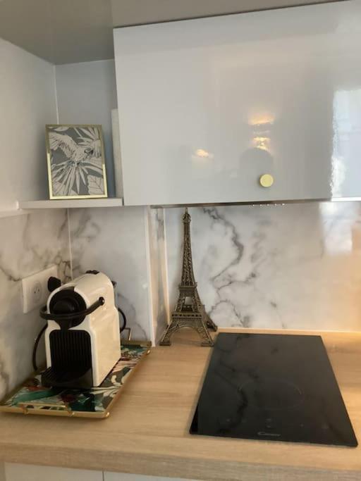 Cocon Chic Parisien Niche Au Coeur De Montmartre * Paris