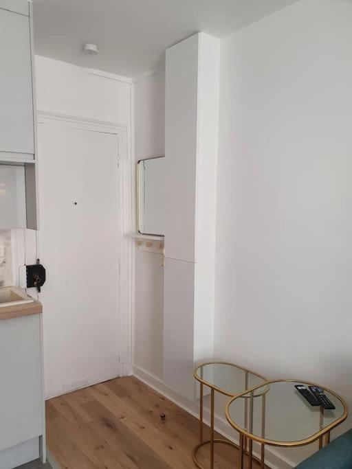 Cocon Chic Parisien Niche Au Coeur De Montmartre Apartment Paris
