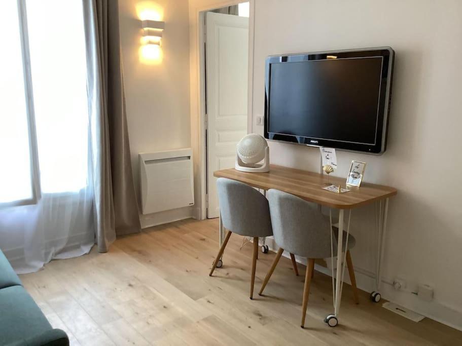 Cocon Chic Parisien Niche Au Coeur De Montmartre Apartment